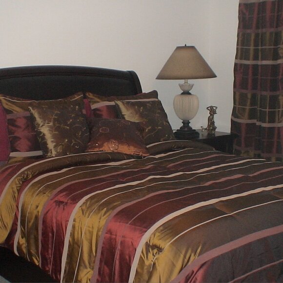 Urban Living burgundy bronze striped tafetta queen size duvet, 2 pillow cases - Picture 2 of 9